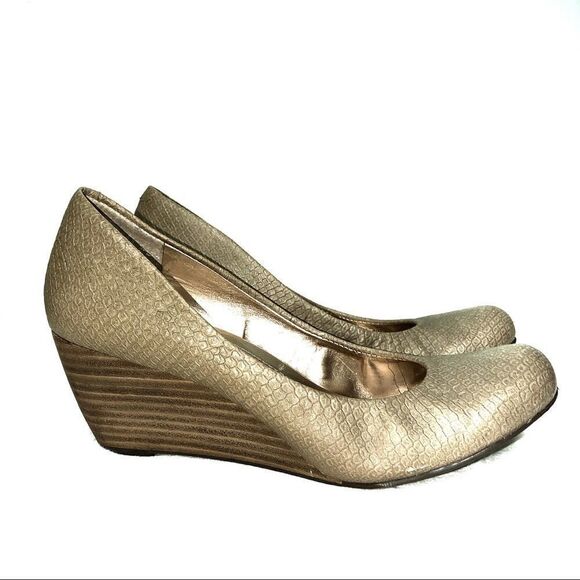 Bcbgeneration Tallie Taupe Snakeskin Wedge Shoes - Picture 3 of 8